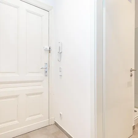 Cosy Neukoelln 아파트 *